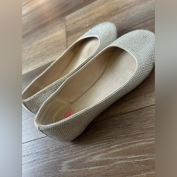 Girls GB Girls Elegant Silver Rhinestone Flats - Picture 2 of 6